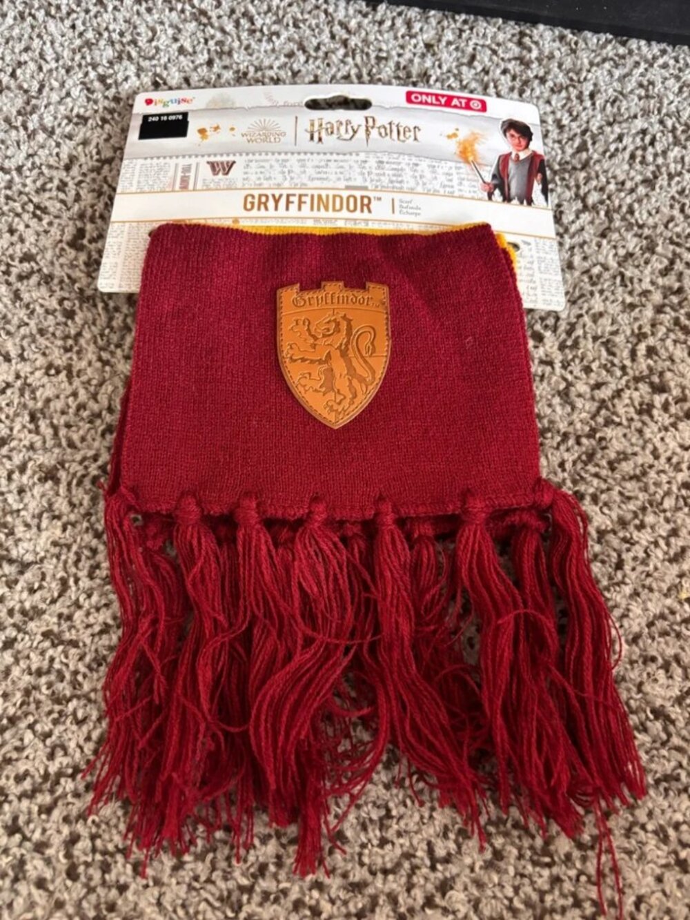Harry Potter Gryffindor Robe, Scarf & Light Up Wand Halloween Costume 7/8 Boys - Picture 8 of 9